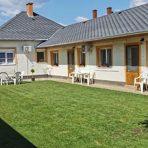 https://rozika-apartman-ii.hotels-hajduszoboszlo-hungary.com